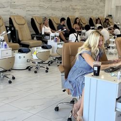 Love Nails & Spa