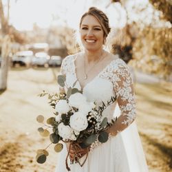Glo White Florist