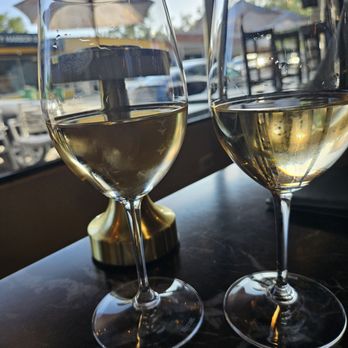 Sips Wine Bar - Happy Hour - Wine Bars Near Me - Safety  Harbor, Florida