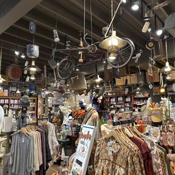 Cracker Barrel Old Country Store - Country store - American Near Me - Saint George, Utah