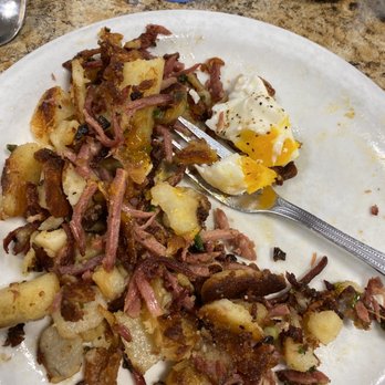 Carolyn's Cafe - Crispy corn beef hash and poached eggs - Breakfast & Brunch Near Me - Redlands, California