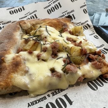 1000 Coffee & Bakery - Sausage and potato pizza - Coffee & Tea Near Me - Venezia, VE