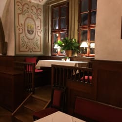 Ratskeller - Schöne 2-er Plätze am Fenster