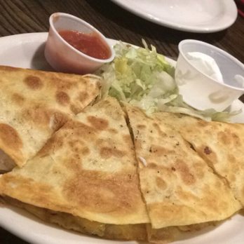 Chesterfield's - Chicken quesadilla for appetizer! - American Near Me - Hattiesburg, Mississippi