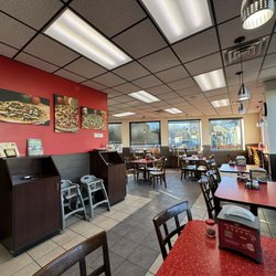 Cappza's Pizza - Dine eat and eat your food while it's popping hot