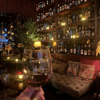 Ciccio Mio - Lounge vibes - Italian Near Me - Chicago, Illinois