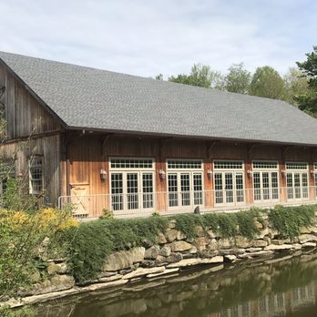 Glasbern Inn - Pond side banquet hall - Hotels Near Me - Fogelsville, Pennsylvania