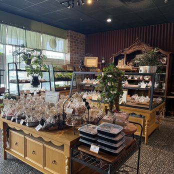 Picasso Moments Bakery - Inside - Bakeries Near Me - Orlando, Florida Picasso Moments Bakery - Inside - Bakeries Near Me - Orlando, Florida