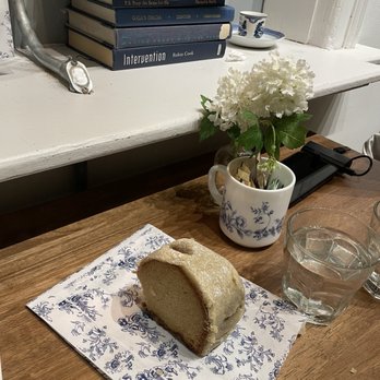 maman - Martha Stewart's rum butter bundt cake - Bakeries Near Me - New York, New York maman - Martha Stewart's rum butter bundt cake - Bakeries Near Me - New York, New York