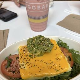 Breadless egg & avocado with a berry breeze refresher Breadless egg & avocado with a berry breeze refresher