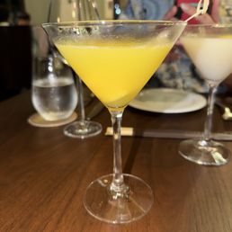 Bully cocktail - pineapple over the top Bully cocktail - pineapple over the top