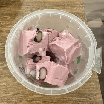 Lucky Cube - Ice Cream & Frozen Yogurt Near Me - Bellevue, Washington
