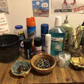 Claws - Bathroom - Seafood Near Me - Rockland, Maine