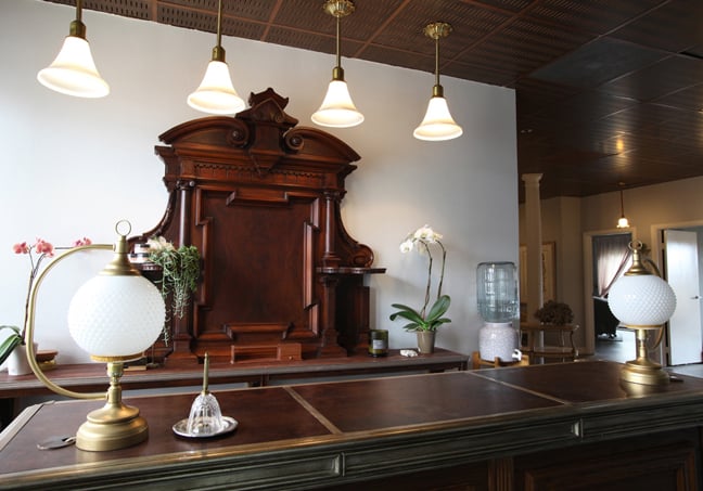 Almery and Company Logo