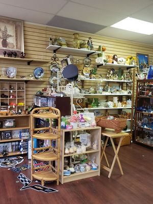 Kelly's Resale and Collectables