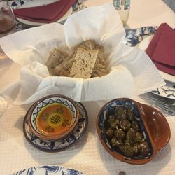 Restaurante O Templo - Bread, Olives. & Olive Oil