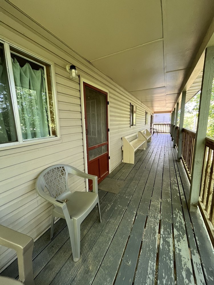 EMINENCE CANOES, COTTAGES & CAMP Updated August 2024 18922 Eminence