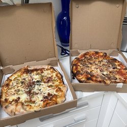 The Nauti Dolphin - The best pizza in town! Clam casino and sausage pizza freshly made & delivered- piping hot, wonderful service! We love nauti dolphin !