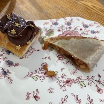 Posh Eatery & Events - Chocolate eclair - Bakeries Near Me - Anchorage, Alaska Posh Eatery & Events - Chocolate eclair - Bakeries Near Me - Anchorage, Alaska