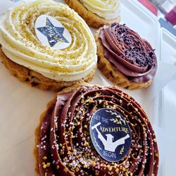  Miss Moffett’s Mystical Cupcakes - Graduation desserts