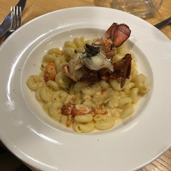 Moonraker Restaurant - Lobster Mac and Cheese - New American Near Me - Pacifica, California