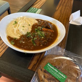Urban Plates - Braised Beef & Mushrooms, Mashed Organic Potatoes No Gravy - Salad Near Me - Irvine, California Urban Plates - Braised Beef & Mushrooms, Mashed Organic Potatoes No Gravy - Salad Near Me - Irvine, California