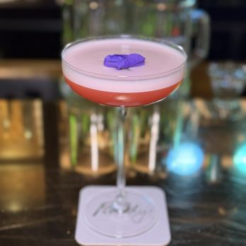 Freddy's Bar - Cocktail - Bars Near Me - Amsterdam, New Hampshire