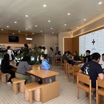 Molly Tea - Super busy on a Wednesday afternoon - Bubble Tea Near Me - Sunnyvale, California Molly Tea - Super busy on a Wednesday afternoon - Bubble Tea Near Me - Sunnyvale, California