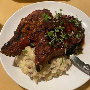 The Curious Pig - Porkchop with mashed potatoes - Gastropubs Near Me - Peachtree City, Georgia The Curious Pig - Porkchop with mashed potatoes - Gastropubs Near Me - Peachtree City, Georgia