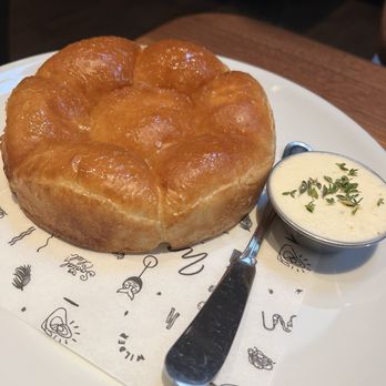 Wilder - pull apart rolls with honey butter - Pizza Near Me - Philadelphia, Pennsylvania Wilder - pull apart rolls with honey butter - Pizza Near Me - Philadelphia, Pennsylvania