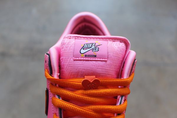 Silhouette Sneakers & Art by null