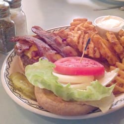 Cottage House Cafe - Yummy burger and waffle fries from the Cottage House!