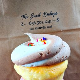 Two Sweet Boutique -- B+W Milkshake Cupcake Two Sweet Boutique -- B+W Milkshake Cupcake