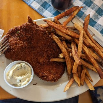 Das Boot Camp Restaurant & Bar - Schnitzel with lemon caper aioli - German Near Me - Norman, Oklahoma