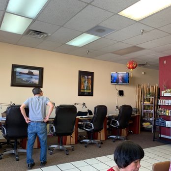 Modern Nails & Spa - Nice and clean inside - Nail Salons Near Me - Albuquerque, New Mexico
