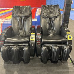 Bizy Beaver Indoor Playground - Massage chairs