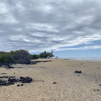 Makalawena Beach - The serene and almost private classic white sand beach at Makalawena Beach - Beaches Near Me - Kalaoa, Hawaii Makalawena Beach - The serene and almost private classic white sand beach at Makalawena Beach - Beaches Near Me - Kalaoa, Hawaii