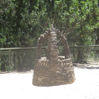 Govetts Leap Lookout - Statue - Travel Services Near Me - Blackheath, NSW