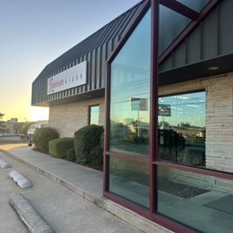 Exterior photo of Robinson Glass - Tulsa, Oklahoma Exterior photo of Robinson Glass - Tulsa, Oklahoma