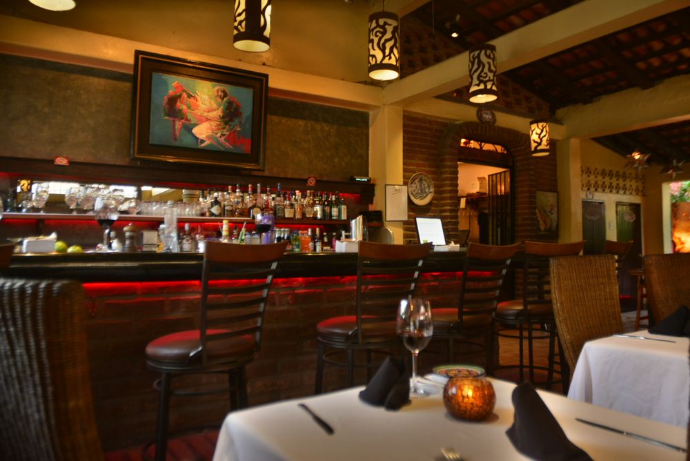Mark's Bar and Grill — Mexican restaurant in Bucerías