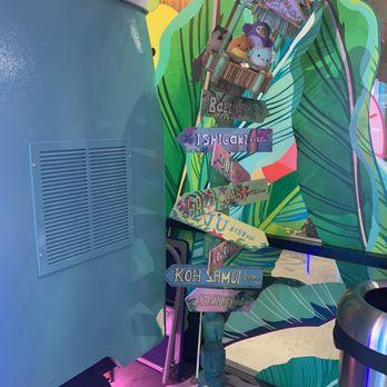 Bearology - Decor by entryway - Juice Bars & Smoothies Near Me - Temple City, California Bearology - Decor by entryway - Juice Bars & Smoothies Near Me - Temple City, California
