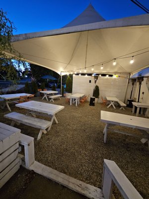 Woodford Food & Beverage by null