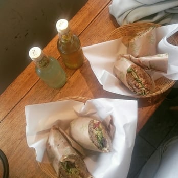 Kulinaris - Kylling hummus sandwich, pulled pork sandwich og to forskellige iste. - Coffee & Tea Near Me - Copenhagen, 84 Kulinaris - Kylling hummus sandwich, pulled pork sandwich og to forskellige iste. - Coffee & Tea Near Me - Copenhagen, 84