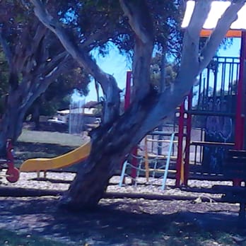 Karingal Reserve - small playground and seating in shade - Playgrounds Near Me - Port Noarlunga South, SA