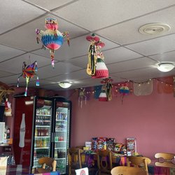 El Guacamole Authentic Restaurant - Atmosphere