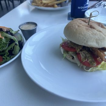 Moonrakers - Softshell sandwich with side salad - American Near Me - Beaufort, North Carolina Moonrakers - Softshell sandwich with side salad - American Near Me - Beaufort, North Carolina