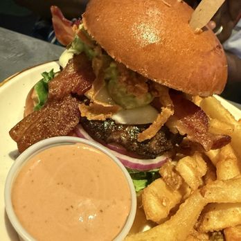 Colton's Social House - "Smash" burger 9/10 - New American Near Me - Clovis, California Colton's Social House - "Smash" burger 9/10 - New American Near Me - Clovis, California