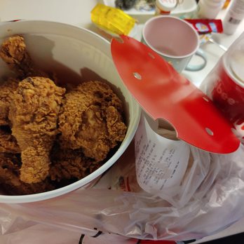 Jollibee - Fried chicken - Chicken Shop Near Me - Toronto, Alberta Jollibee - Fried chicken - Chicken Shop Near Me - Toronto, Alberta