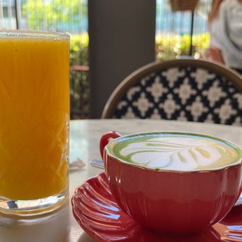 Blue Daisy - Orange Juicemo Matcha Green Tea Latte - Creperies Near Me - Santa Monica, California