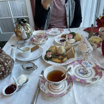 Lisa's Tea Treasures - table with duchess delight plate and queen Victoria's cream tea plate - Tea Rooms Near Me - Campbell, California Lisa's Tea Treasures - table with duchess delight plate and queen Victoria's cream tea plate - Tea Rooms Near Me - Campbell, California